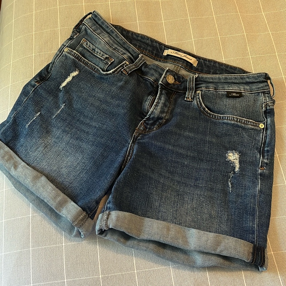 Cute denim shorts! Y2K